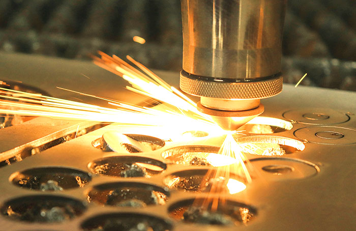 激光切割機(jī)的使用需要注意哪些事項(xiàng)？